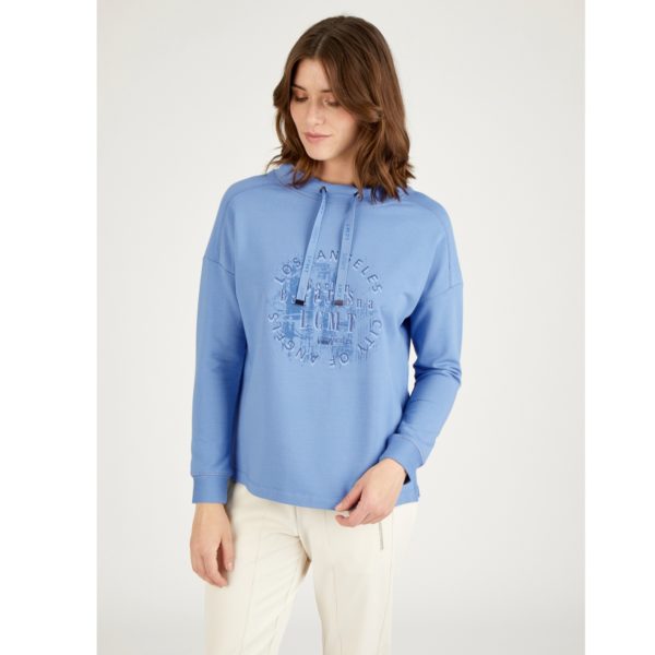 modisches Sweatshirt von Lecomte in hellem Blau und bedruckter Vorderseite bei Mode Sabine Lemke in Winnenden bei Stuttgart und im Onlineshop