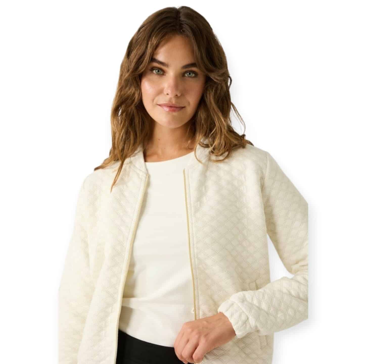 Frau mit hellem Jersey-Blouson mit Reißverschluß Artikel 51090203 von More & More