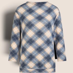 Flauschiger Pullover mit Karomuster
